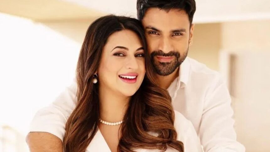 Pregnant Divyanka Tripathi, who previously avoided milk and fruit, now craves for elaichi bananas: ‘Vivek ke favourite hain…’