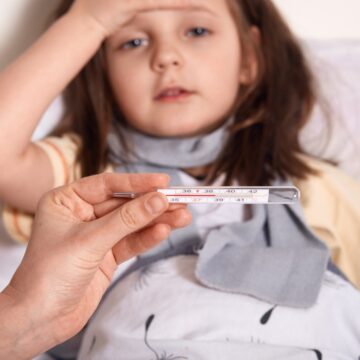 Stop the cold shock: Why lukewarm water is better for managing fever