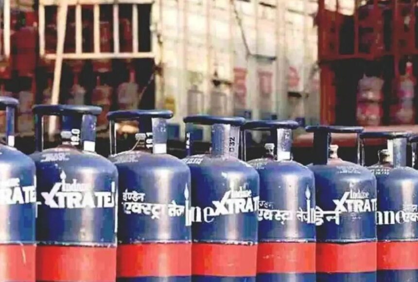 வணிக பயன்பாட்டு சிலிண்டர் விலை கடும் உயர்வு: உணவு பொருட்கள் விலை உயர வாய்ப்பு