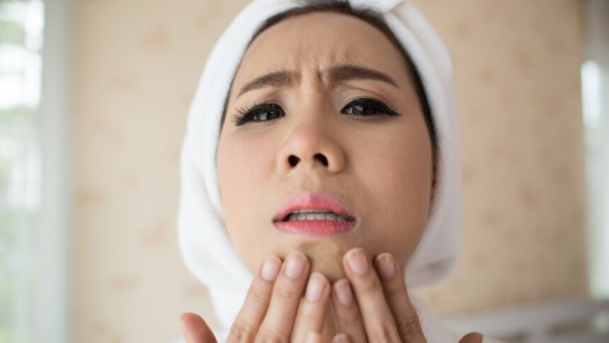 The ‘chilled spoon’ trick and other easy ways to de-puff your face