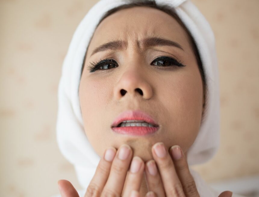 The ‘chilled spoon’ trick and other easy ways to de-puff your face