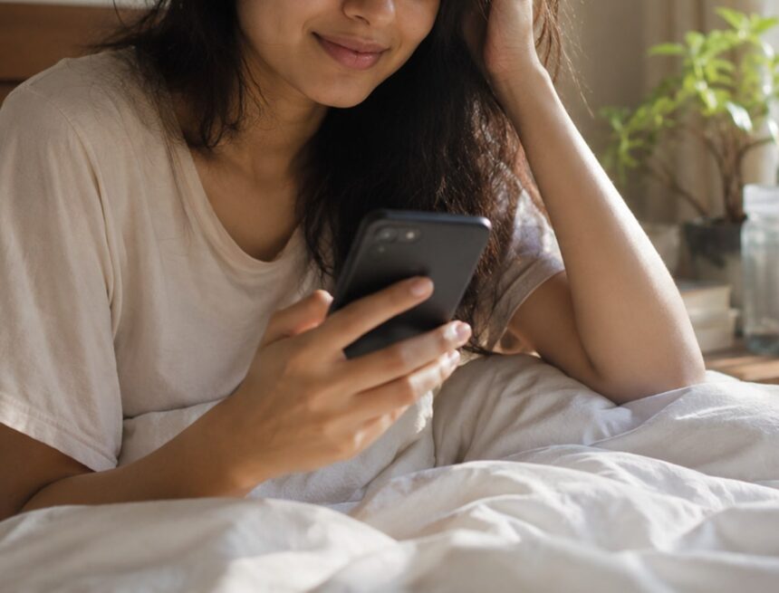Checking your phone right after waking up? Doctors warn it may raise stress levels