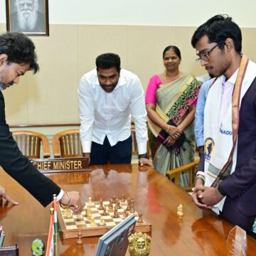 Praggnanandhaa beats Tamil Nadu CM Vijay in friendly chess game, watch
