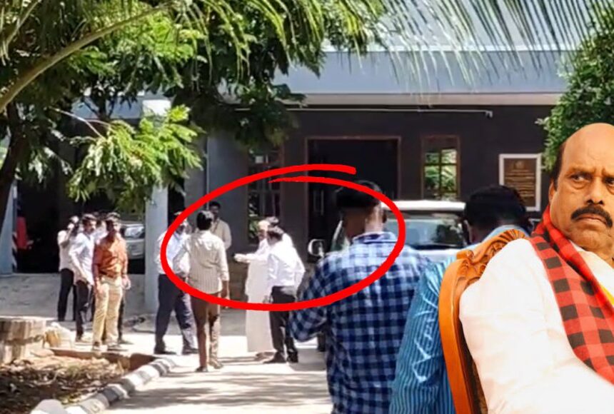 ஆட்டத்தை தொடங்கிய தவெக… முதல் ஆளாக ஆஜரான எ.வ.வேலு. ஆட்டத்தை தொடங்கிய தவெக… முதல் ஆளாக ஆஜரான எ.வ.வேலு..!