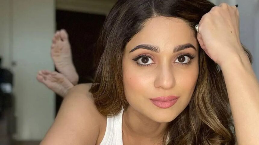 ‘I gained 4-5 kilos’: Shamita Shetty on endometriosis, severe pain and weight changes ‘I gained 4-5 kilos’: Shamita Shetty on endometriosis, severe pain and weight changes