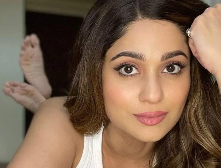 ‘I gained 4-5 kilos’: Shamita Shetty on endometriosis, severe pain and weight changes ‘I gained 4-5 kilos’: Shamita Shetty on endometriosis, severe pain and weight changes