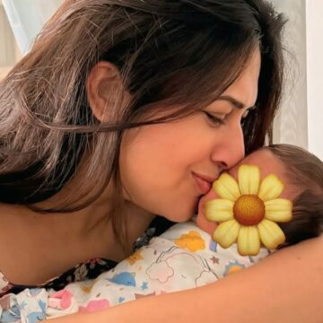 Divyanka Tripathi on breast milk leaking when her baby cries: ‘A lot of facts no one told me’ Divyanka Tripathi on breast milk leaking when her baby cries: ‘A lot of facts no one told me’