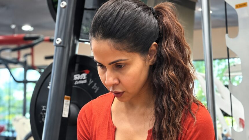 Chhavi Mittal resumes workouts after abdominal surgery: ‘4 incisions and 25-30 internal stitches’ Chhavi Mittal resumes workouts after abdominal surgery: ‘4 incisions and 25-30 internal stitches’