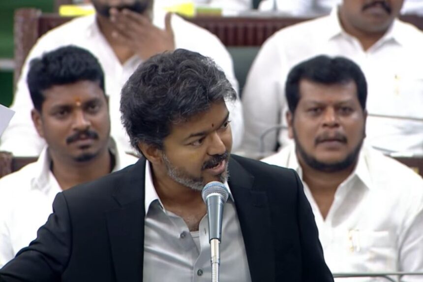 “இந்த ஆதாரம் போதுமா? இன்னும் கொஞ்சம் வேணுமா?” – சர்க்காரியா கமிஷனை கையில் எடுத்த விஜய்..!