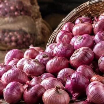 ஒரு கிலோ வெங்காயம் ரூ.35…. சென்னை ரேஷன் கடையில் தொடங்கிய விற்பனை..!