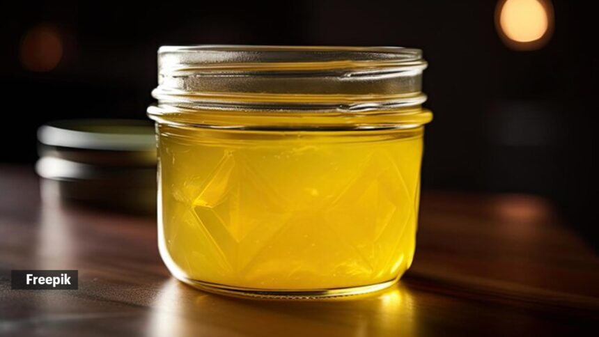 ‘Half a jar of ghee’ during a 16-hour fast: What expert says about this unusual diet