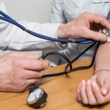 How to check your blood pressure correctly at home: The ‘7-2-2 Rule’ explained