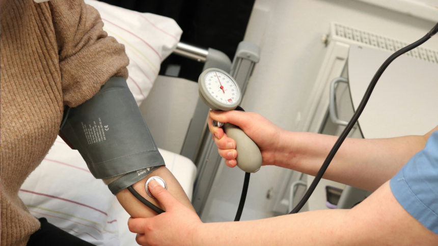 Ibuprofen, decongestants, and antacids: Everyday medicines people with high blood pressure should avoid